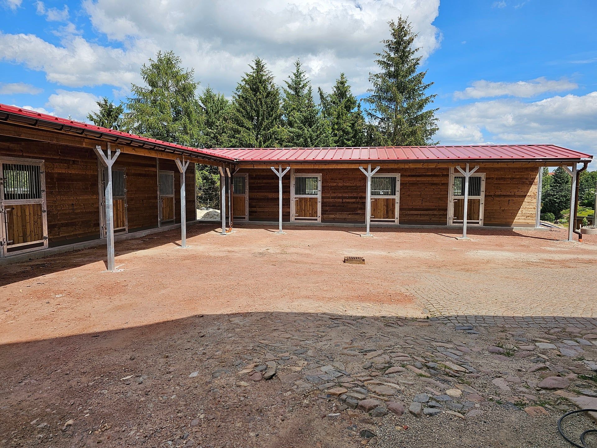 Outdoor Stable & Horse Boxes | Shelters for Horses – Modern Stable Construction | Stallbau - Photo 3