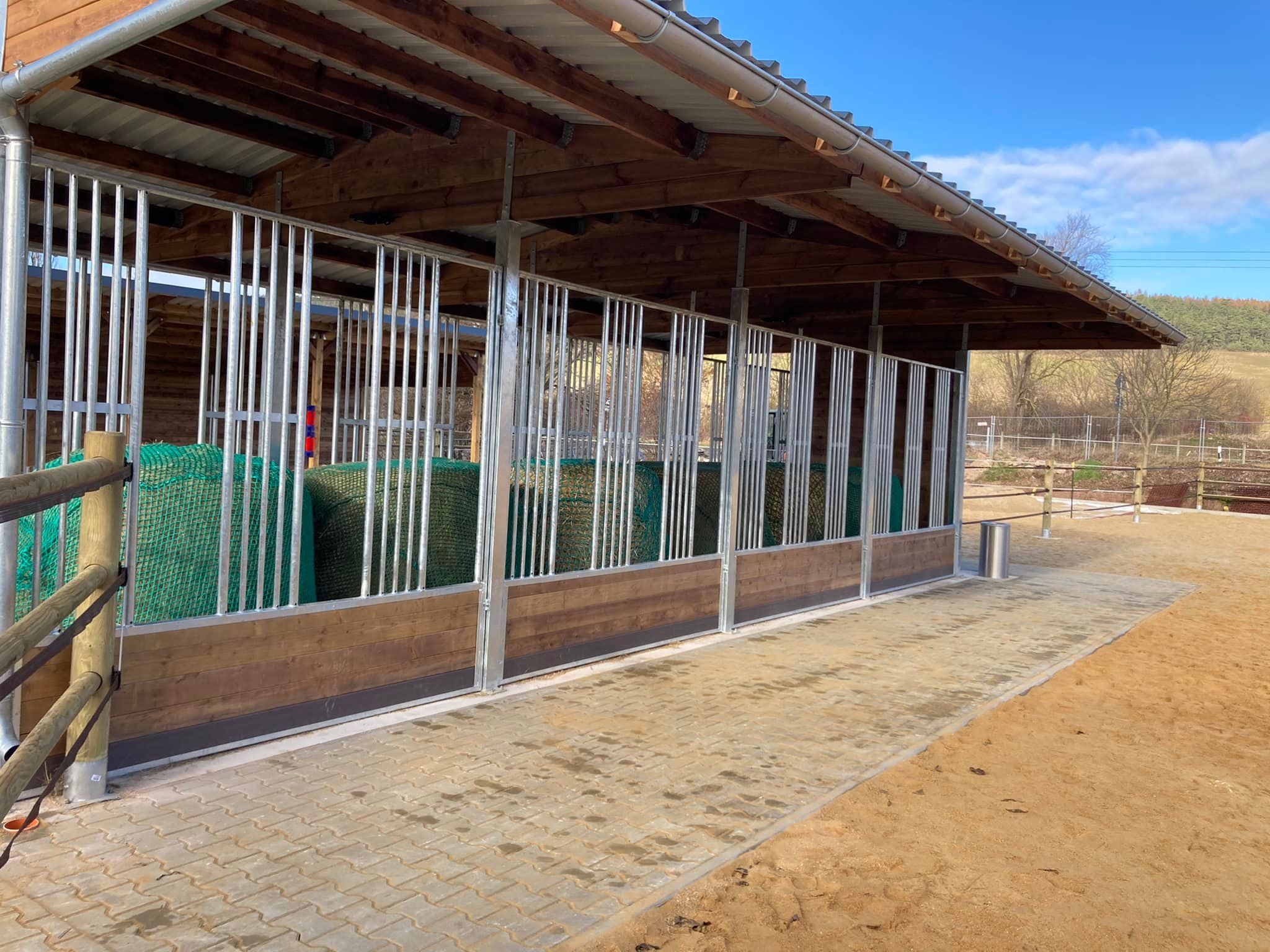 Heuraufen & Futtertröge für Pferde 🐴 Robuste Pferderaufen für die Pferdefütterung - Foto 4