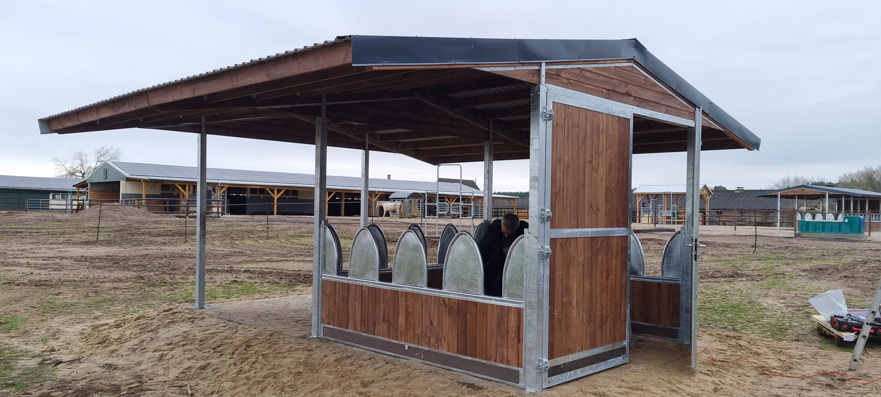 Heuraufen & Futtertröge für Pferde 🐴 Robuste Pferderaufen für die Pferdefütterung - Foto 5