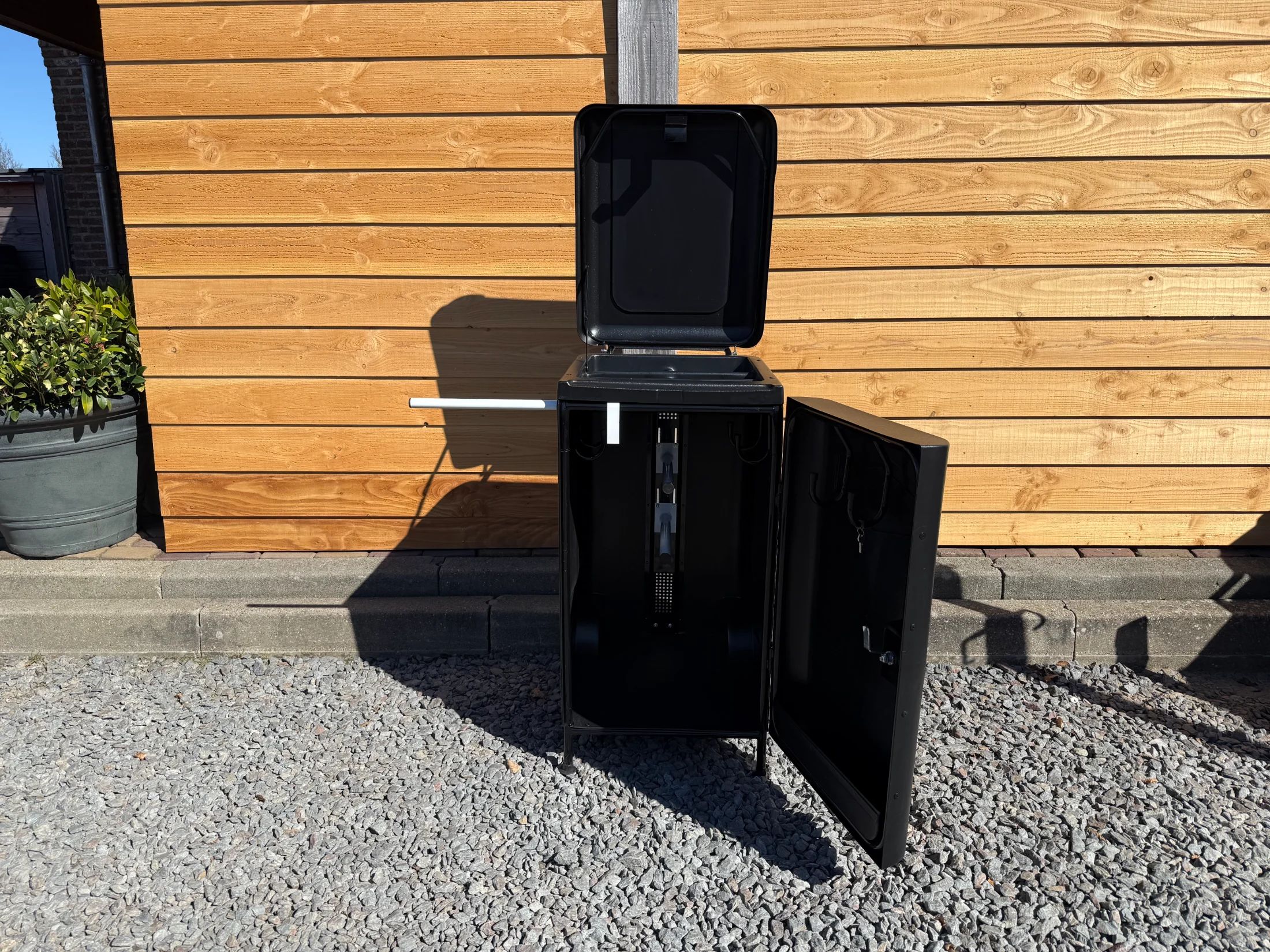 plastic saddle locker "EUROPE'S No. 1 best-selling model"