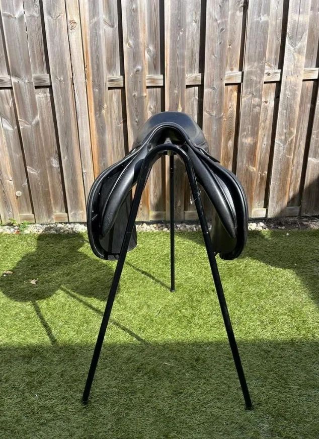 Prestige Italia “Paris” 16’5/17 inch Jumping Saddle. - Photo 4
