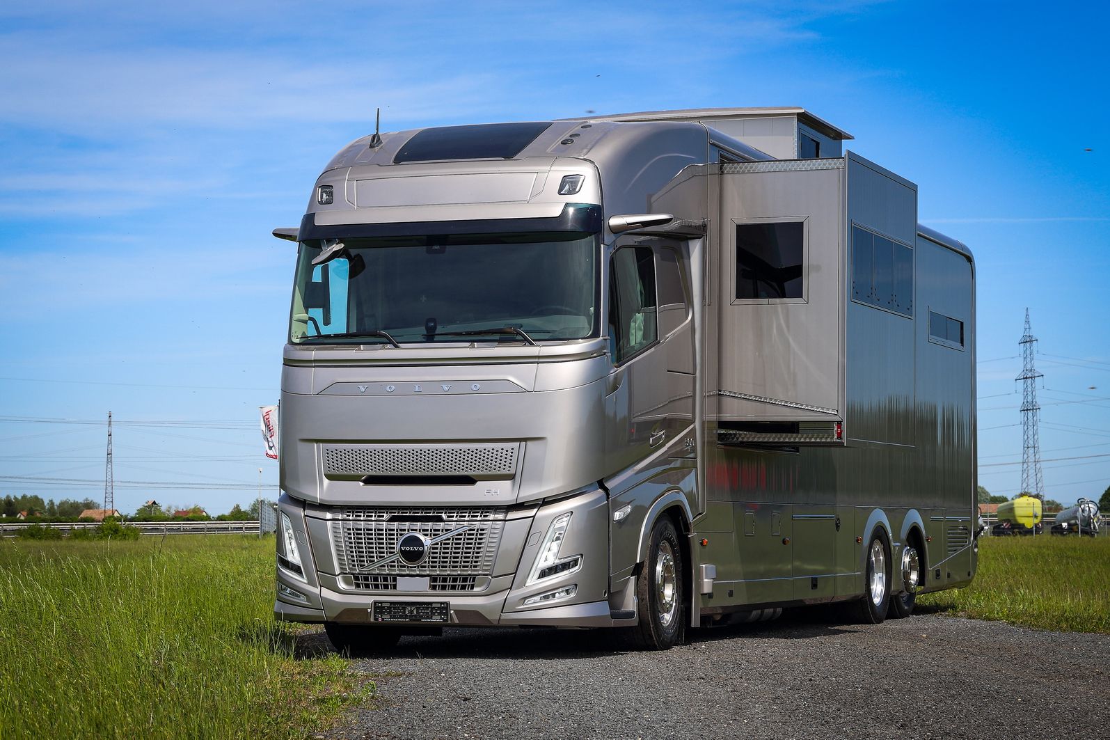 VOLVO AERO 2x pop-out NEU