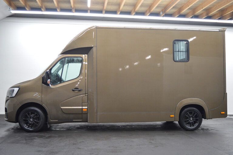 OCASIÓN VIGO NUEVA CARROCERÍA PARA CABALLOS 2022 53.131 km ZDB21 - Foto 2