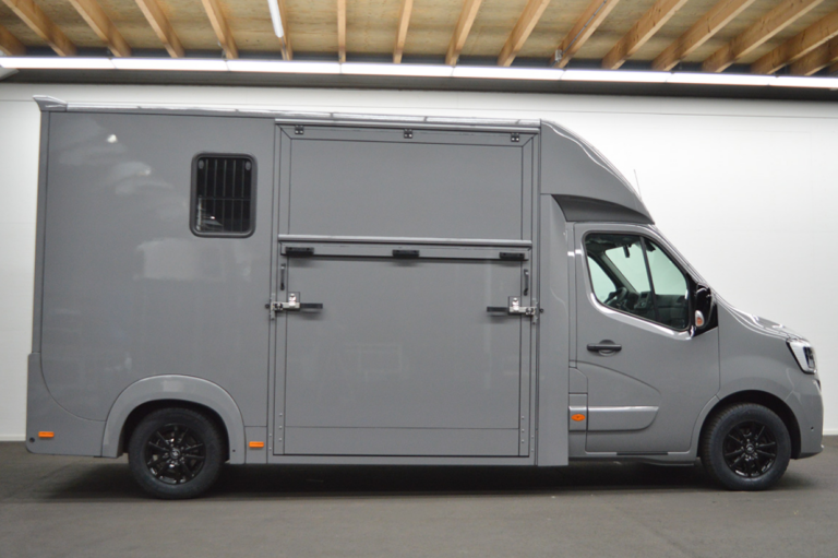 OCASIÓN VIGO NUEVA CARROCERÍA PARA CABALLOS 2023 59.116km ZDB22 - Foto 2