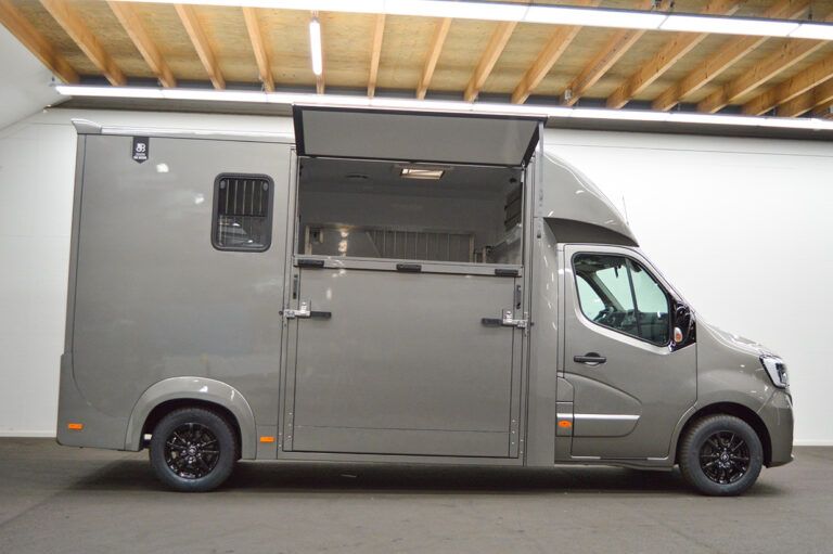 OCASIÓN VIGO NUEVA CARROCERÍA PARA CABALLOS 2022 77.978km ZDB25 - Foto 3