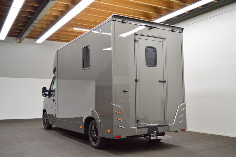 OCASIÓN VIGO NUEVA CARROCERÍA PARA CABALLOS 2022 77.978km ZDB25 - Foto 5