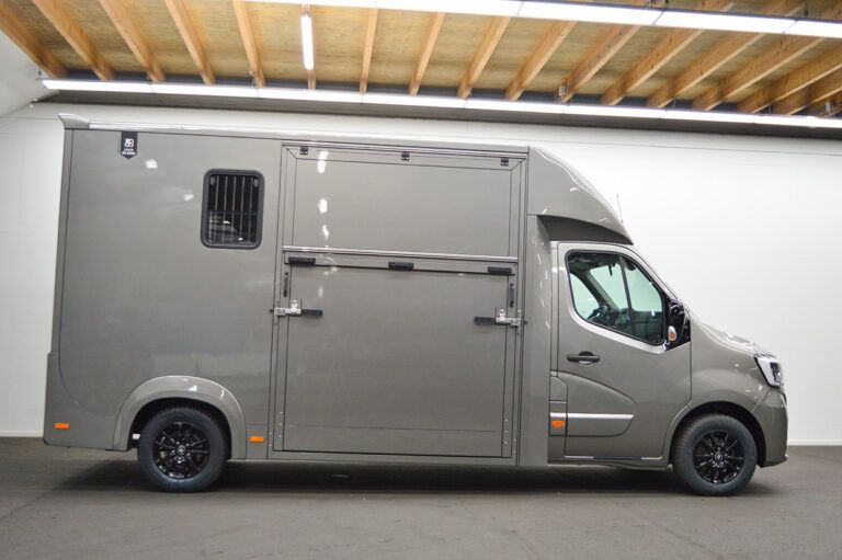 OCASIÓN VIGO NUEVA CARROCERÍA PARA CABALLOS 2022 77.978km ZDB25 - Foto 2