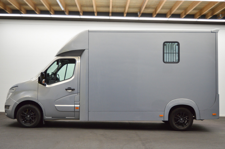 OCASIÓN VIGO NUEVA CARROCERÍA PARA CABALLOS 2023 61.782km ZDB27 - Foto 5