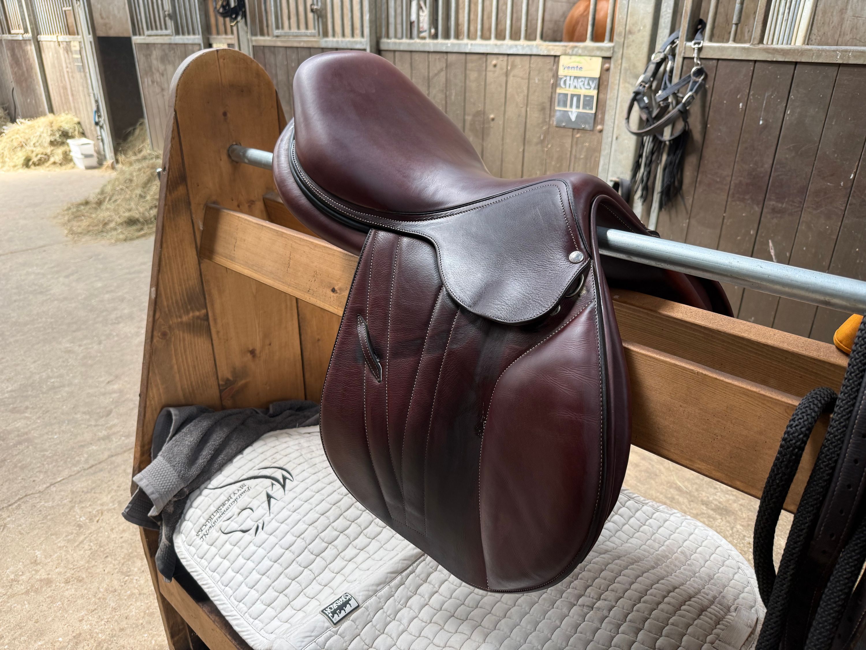 Butet Jumping Saddle 17.5” 2025 Calfskin | Mint Condition ! - Photo 2