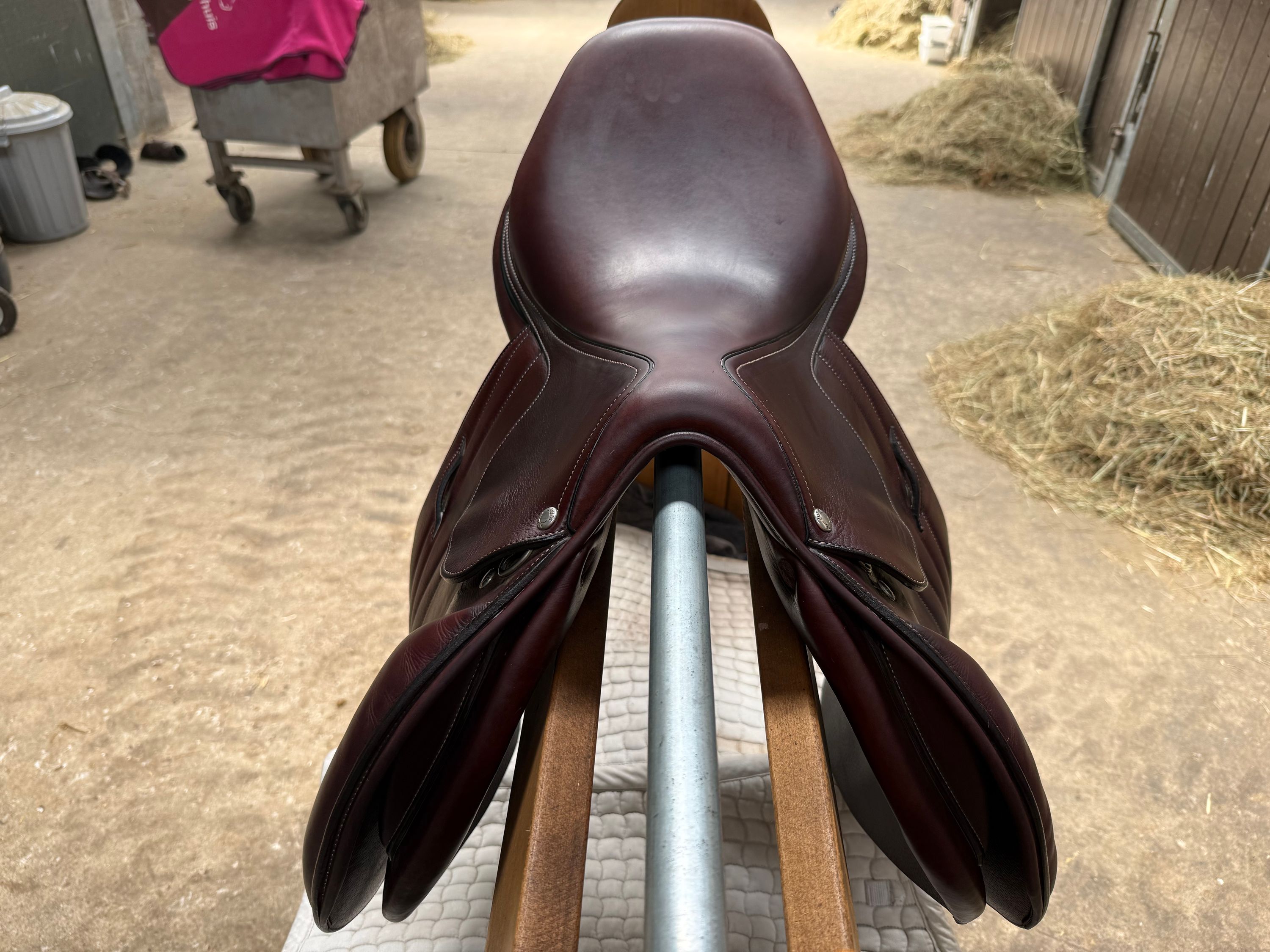 Butet Jumping Saddle 17.5” 2025 Calfskin | Mint Condition ! - Photo 3