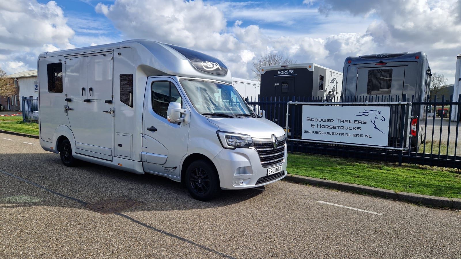 Renault Master S5L stallion version Anemone (id:102)