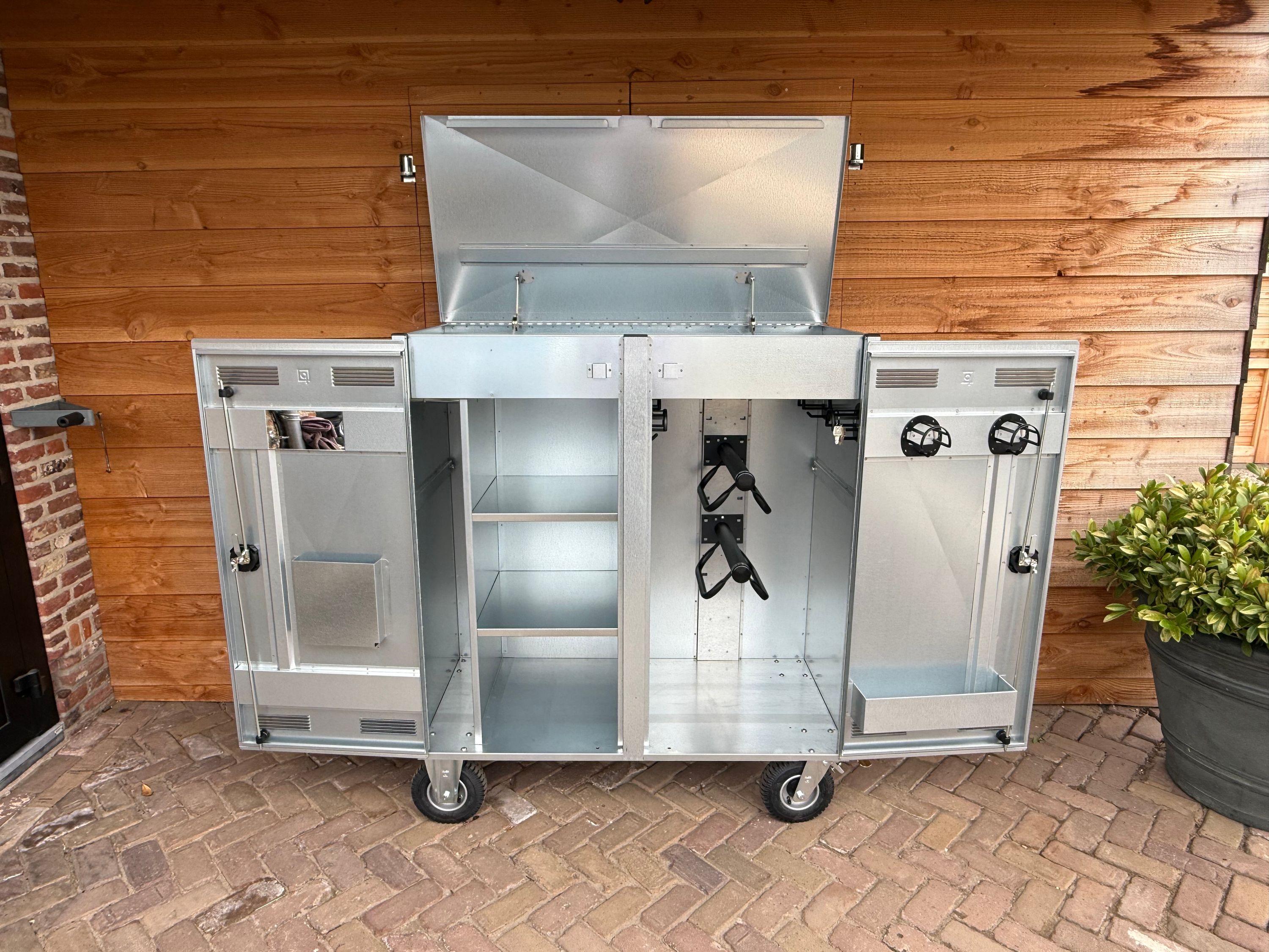 Luxury Mobile Show Trunk / Tack Locker with Lid! new