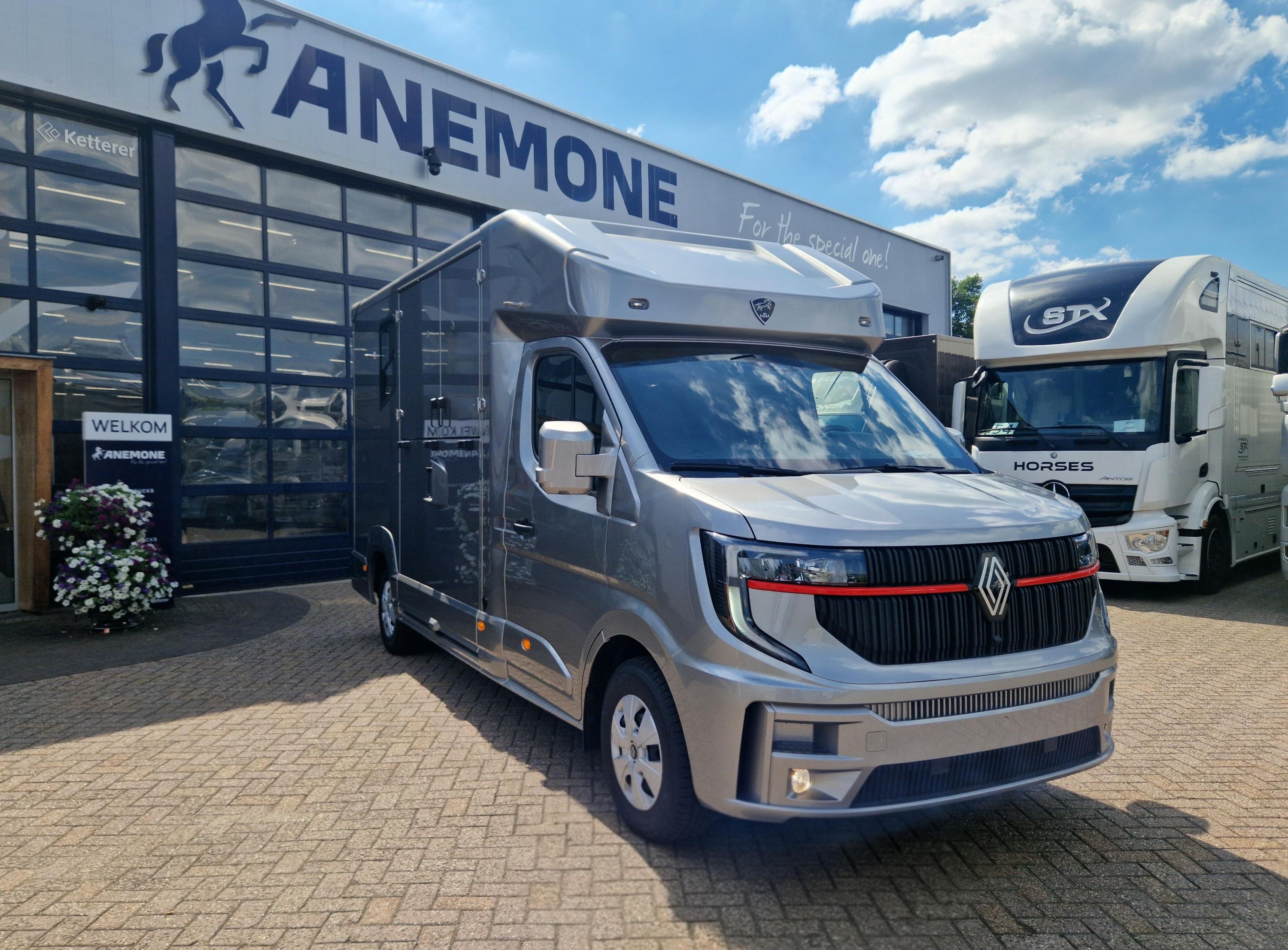 Nový model 2026 MTM Renault Master pro 2 koně Anemone (id:70)