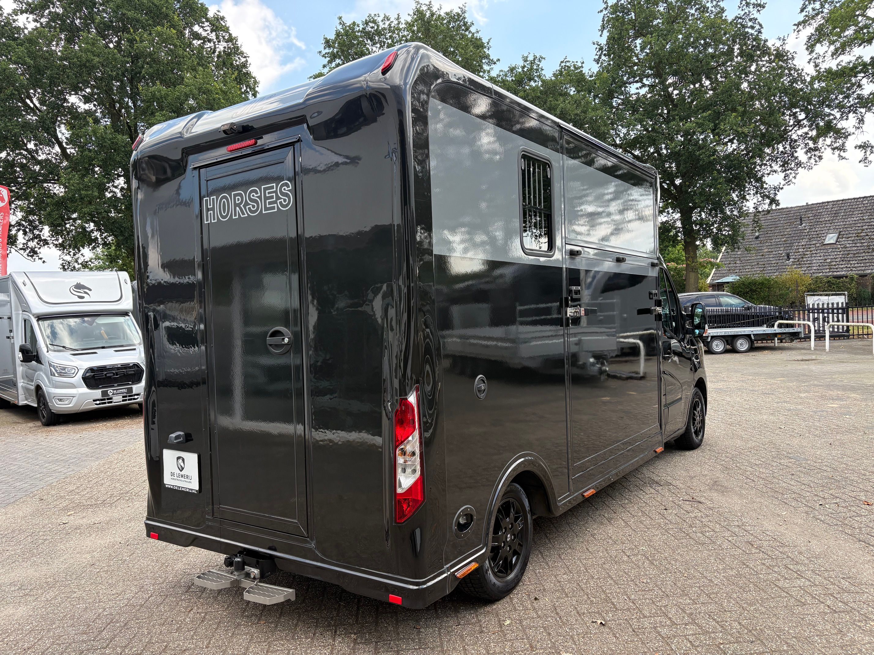 Zwart for sale - Photo 2