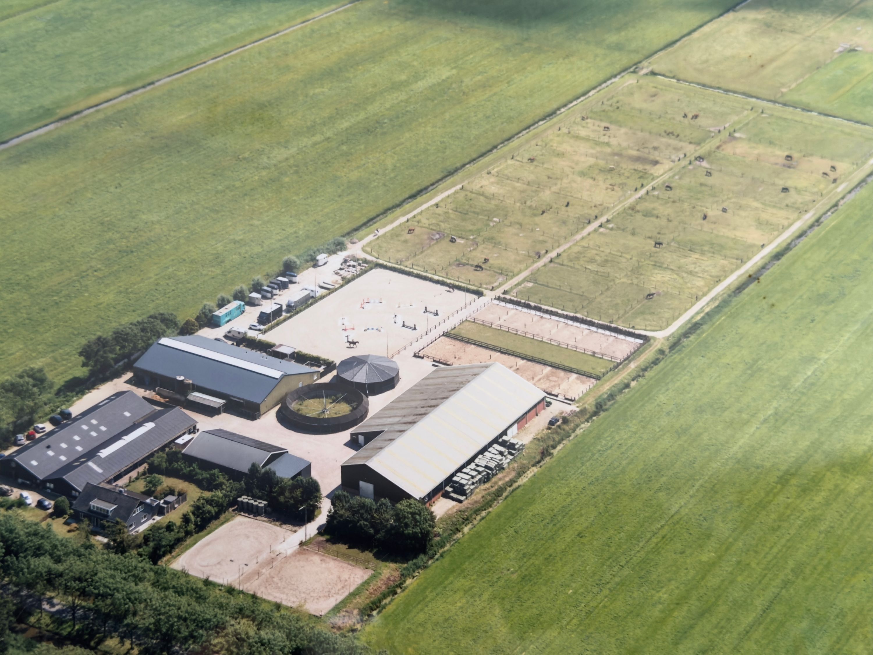 Meerder paardenboxen aangeboden omgeving Amsterdam/Wijdewormer