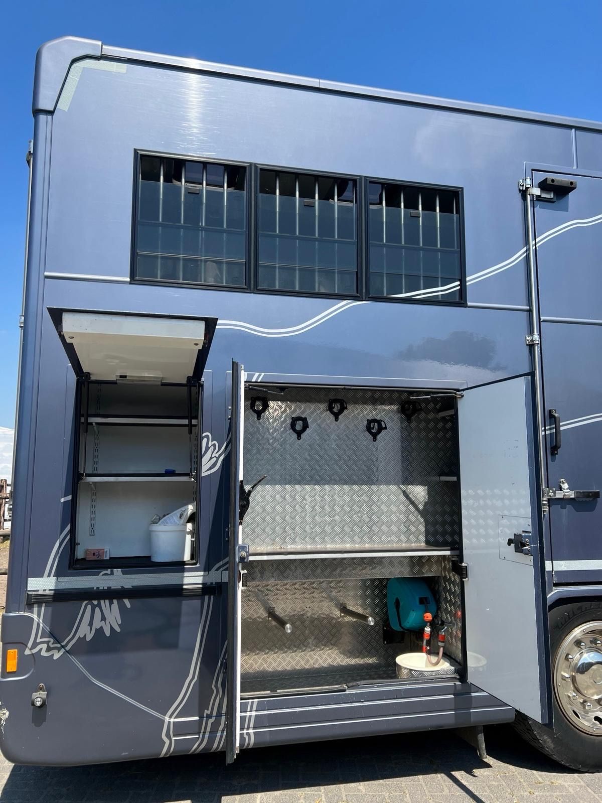 Mercedes 5-Pferde-Pferdetransporter mit Wohnbereich - Foto 6