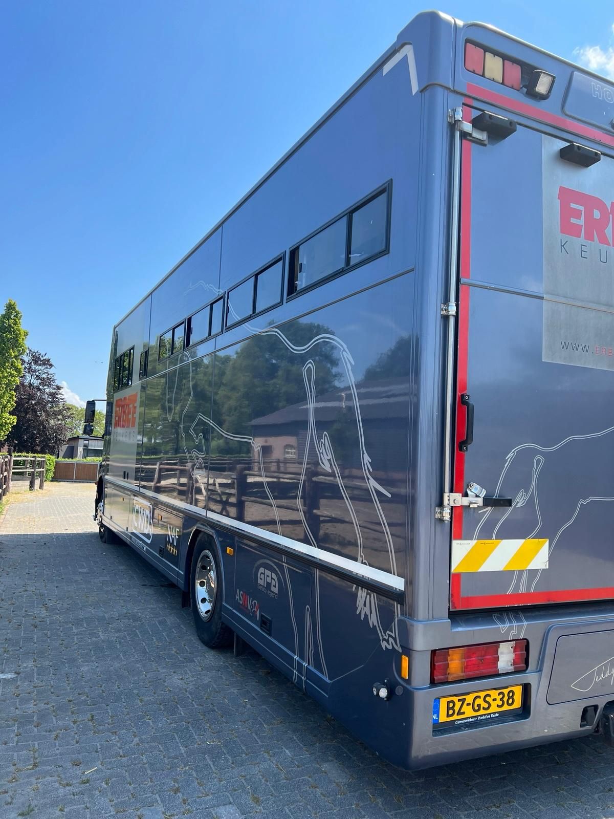 Mercedes 5-Pferde-Pferdetransporter mit Wohnbereich - Foto 5