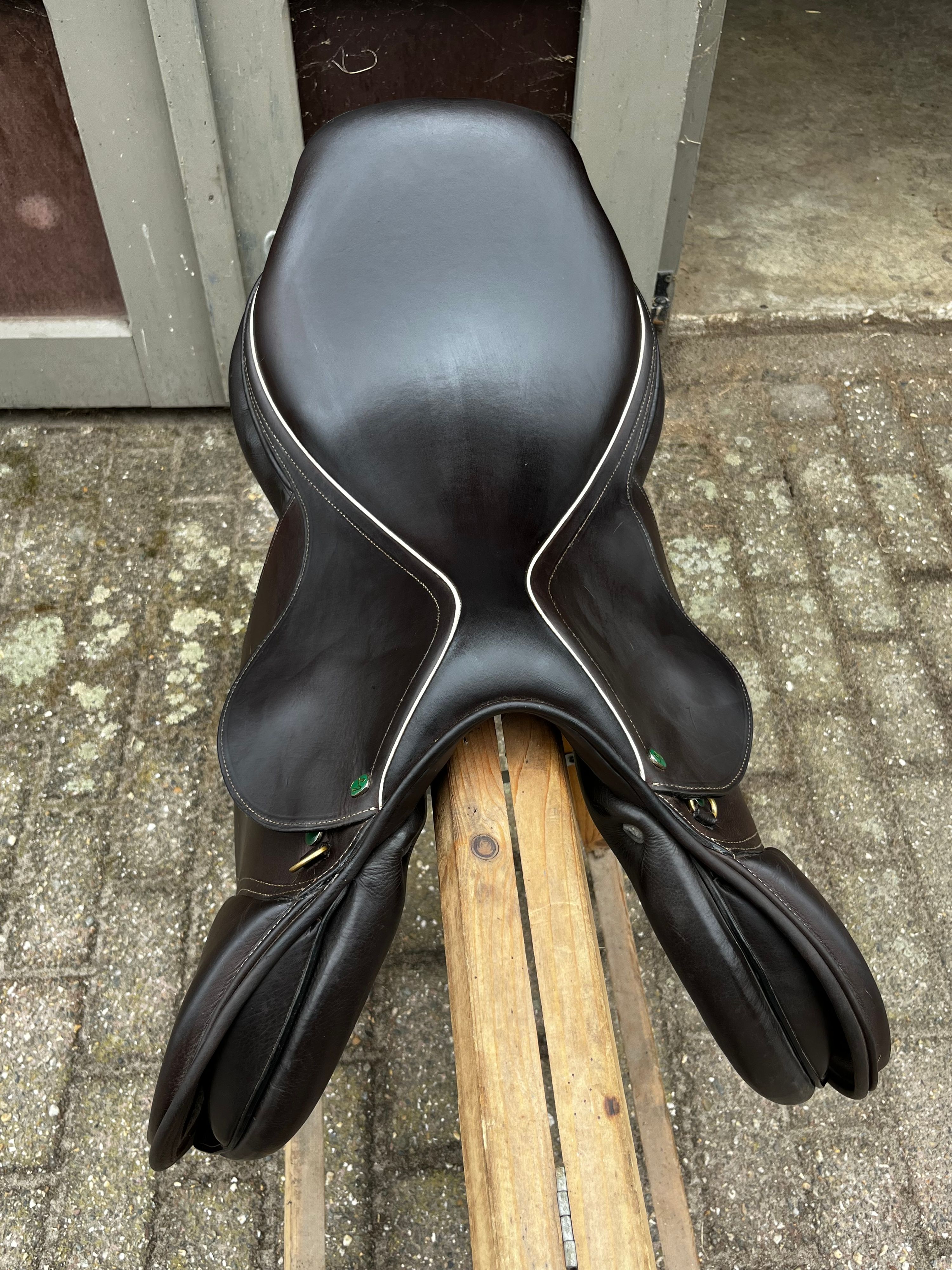 LJ Leathers jumping saddle 18” Medium black - Photo 4