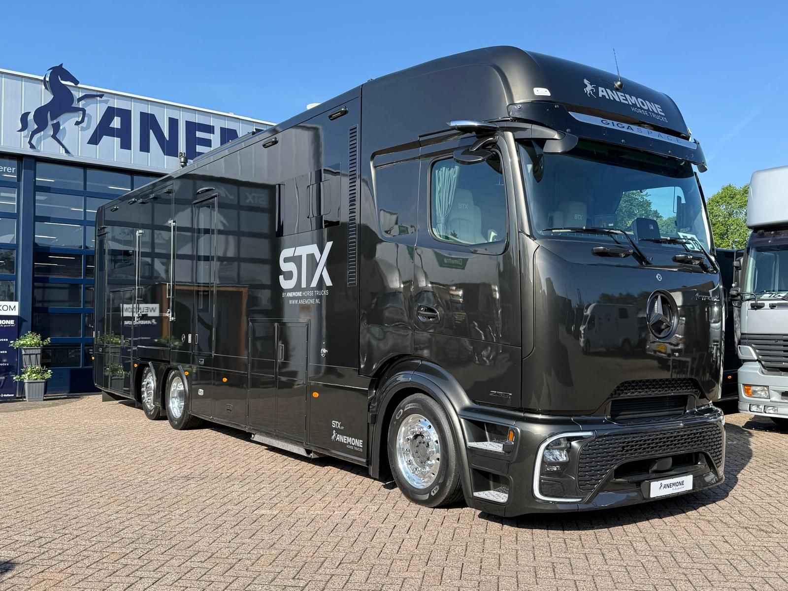 Nieuw model Mercedes Actros STX 6paards+Luxury living Anemone(id:56)