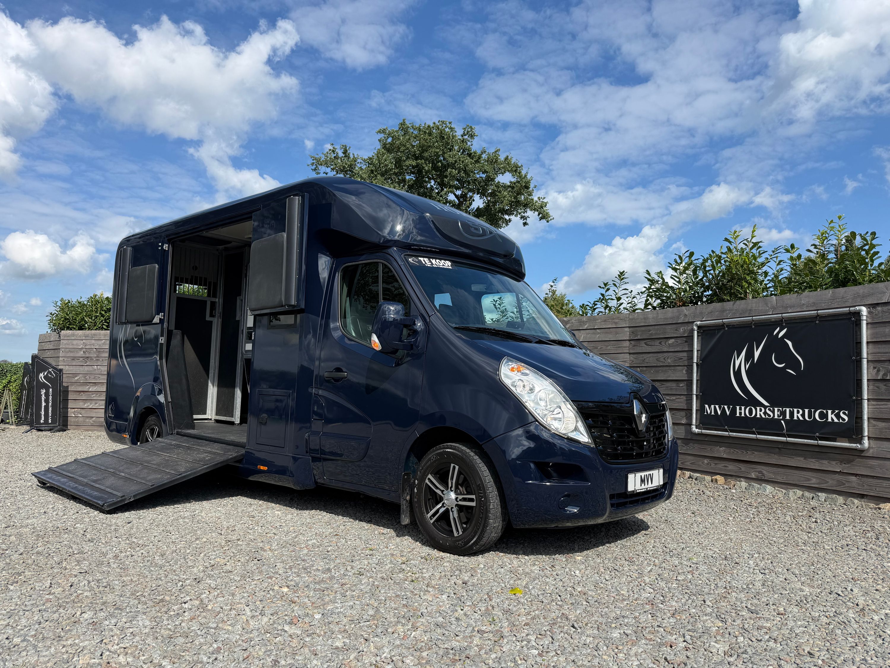 RENAULT MASTER | HORSETRUCK | STX | STALLION 5XL | 2018 | DUB CAB