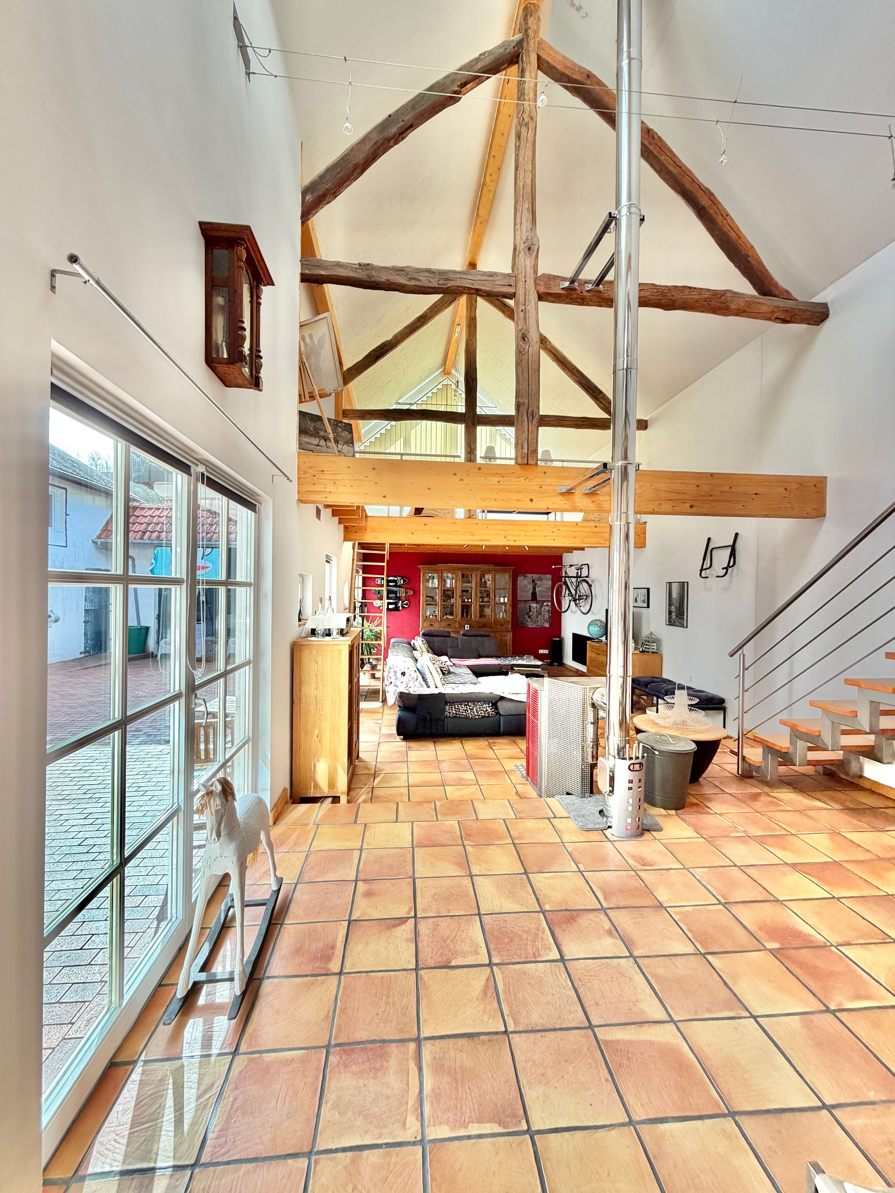 Bezugsfertiger Bauernhof mit Innenhof, Pferdestall & Homegym - Foto 4