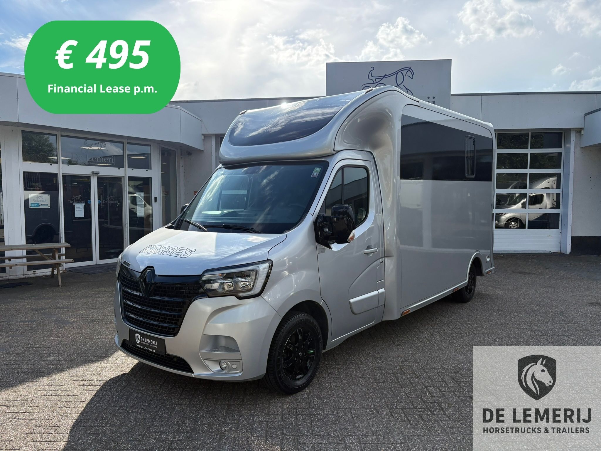 Renault Master Automatik Sodiak Nubia Hengstausführung Black Edition 2021 Pferdetransporter