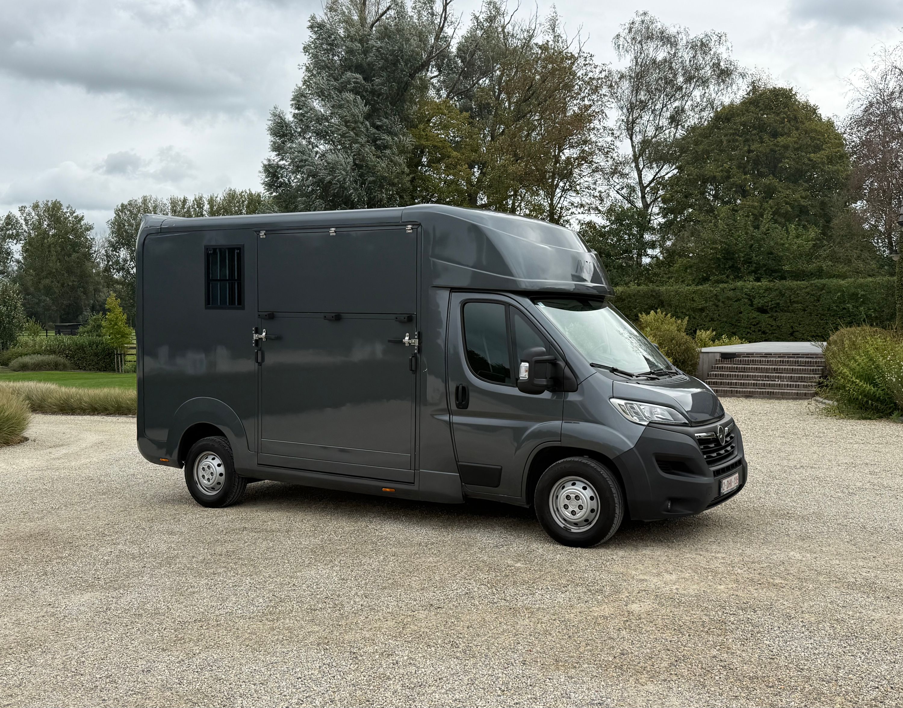 Prachtige AKX voor 2 paarden 