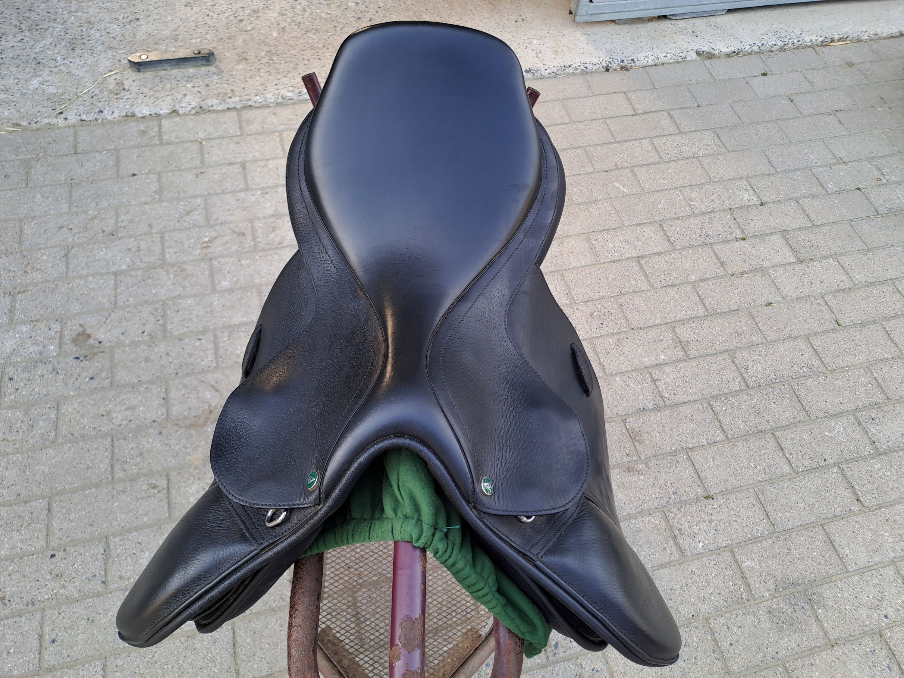 Arena Hart veelzijdigheidszadel 16 inch