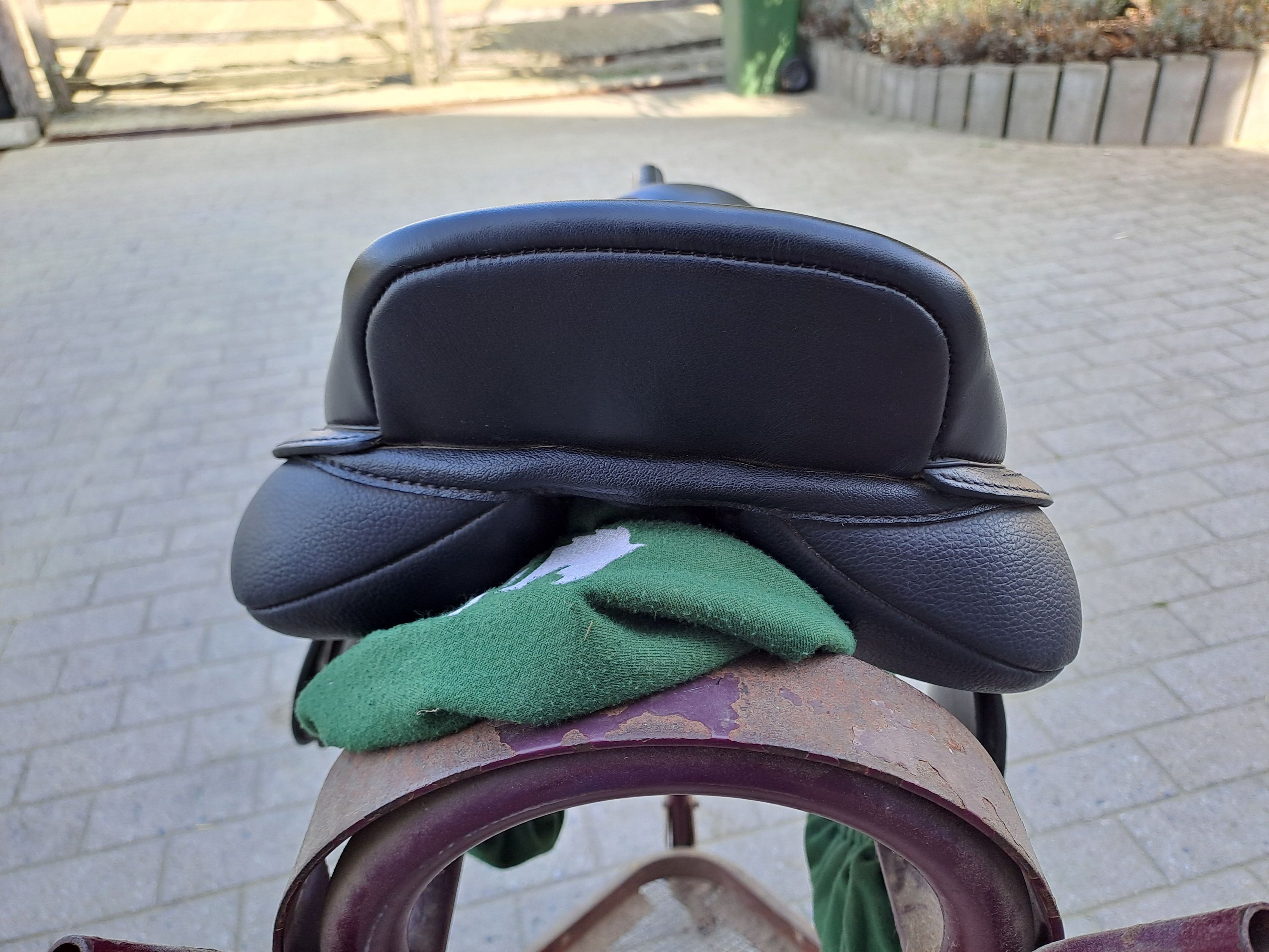 Arena Hart veelzijdigheidszadel 16 inch - Foto 4