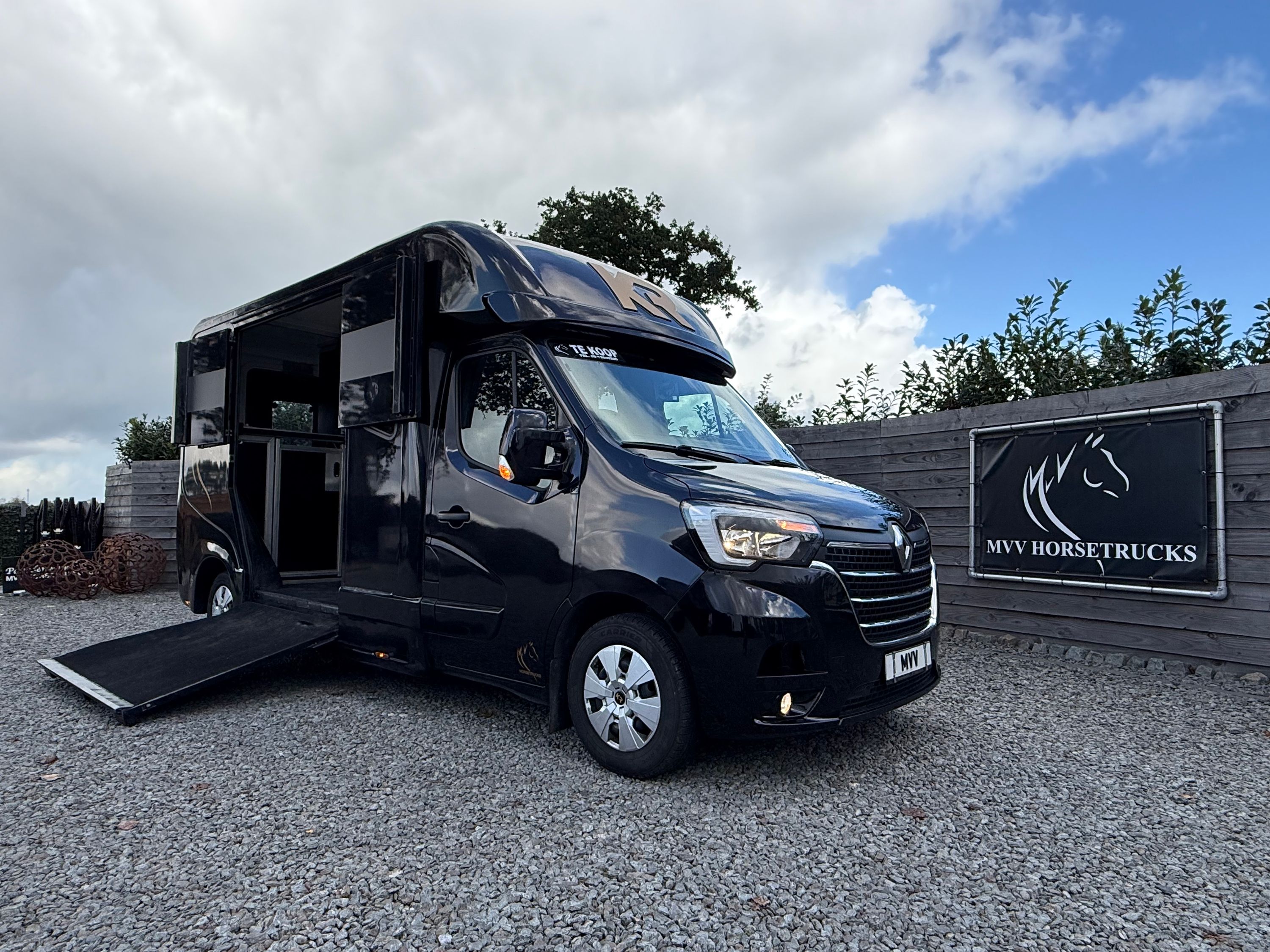 Renault Master | HORSETRUCK | KRISMAR | CLASSIC 5 | 2021 | AUTOMAAT