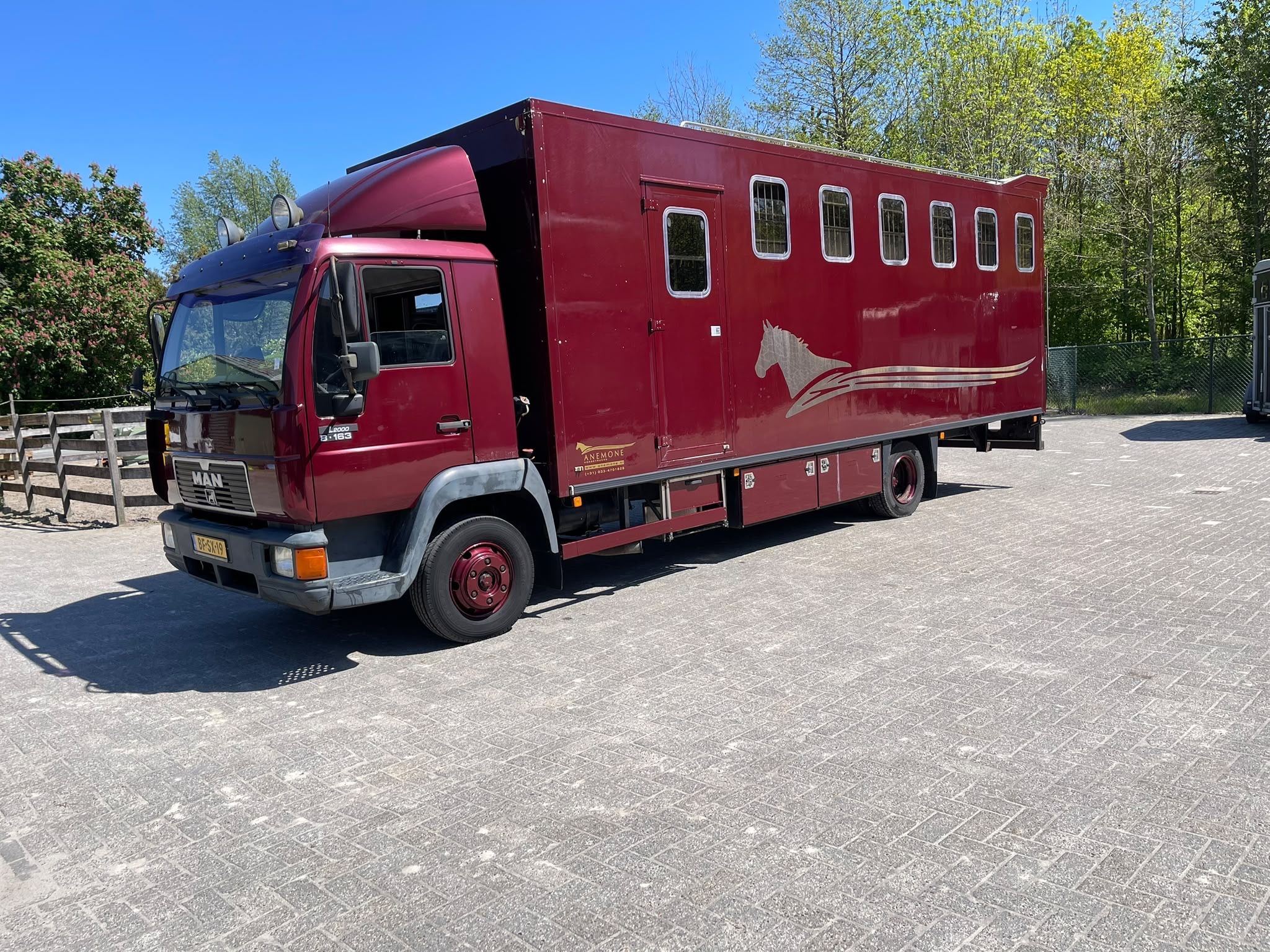 MAN 5 horse lorry