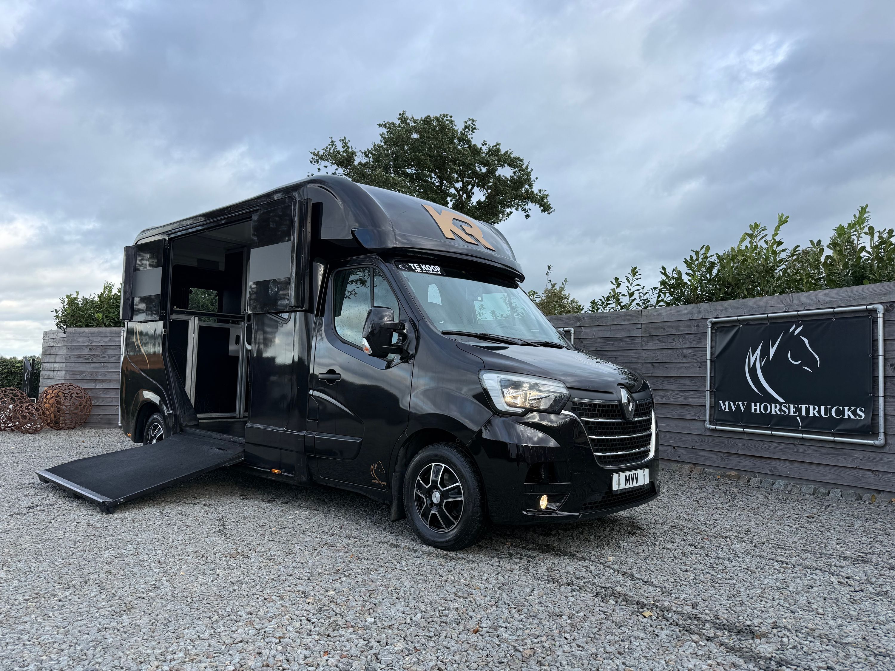 Renault Master | HORSETRUCK | KRISMAR | CLASSIC 5 | 2021 | AUTOMAAT