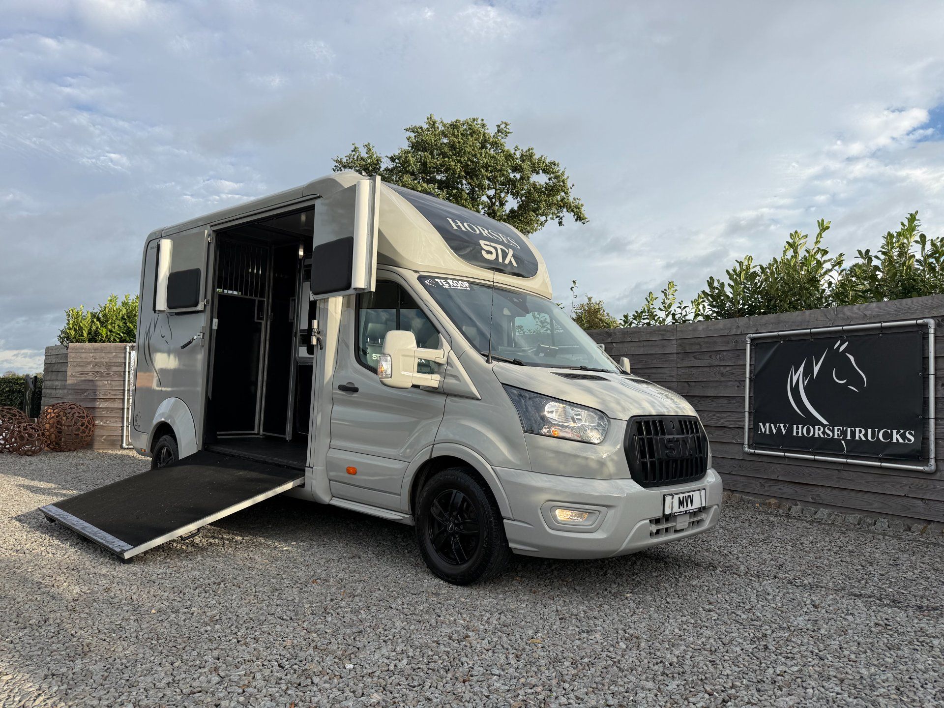 Ford Transit | HORSETRUCK | STX | STALLION 3XL | 2024 | AUTOMATIC