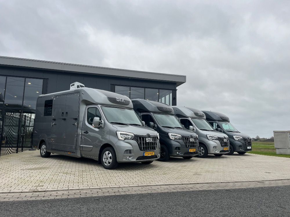 4 x nieuwe STX paardenwagen enkele + dubbele cabine - Foto 3