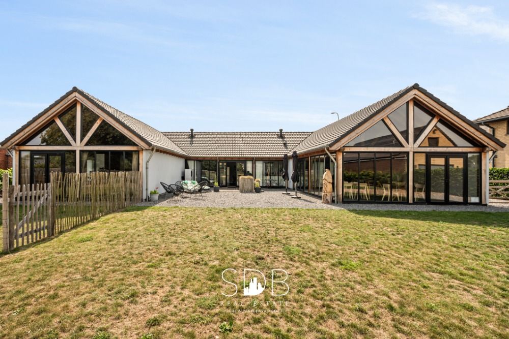 Charmante woning met wijngaard en graslanden op 14.569m te Lochristi | België