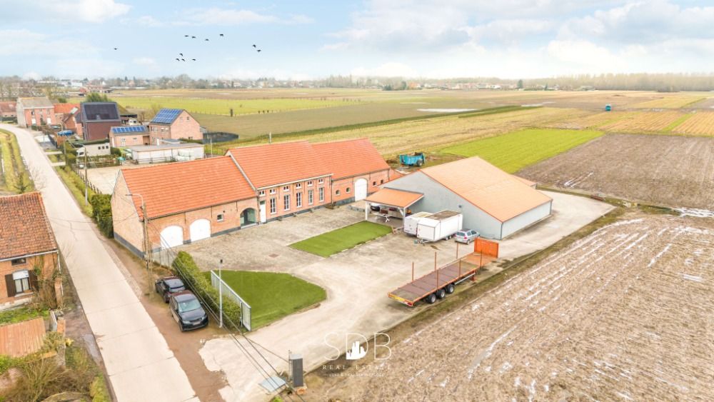 Prachtige villa in hoevestijl met bijgebouwen en graslanden op 89.070m2. - Foto 5