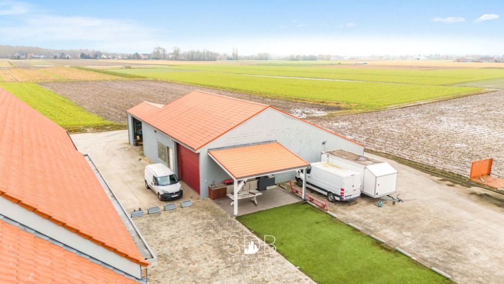 Prachtige villa in hoevestijl met bijgebouwen en graslanden op 89.070m2. - Foto 4