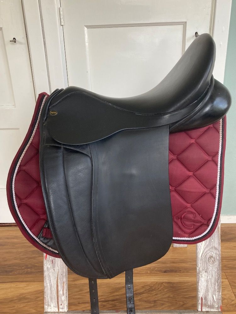Fryso zadel 18 inch