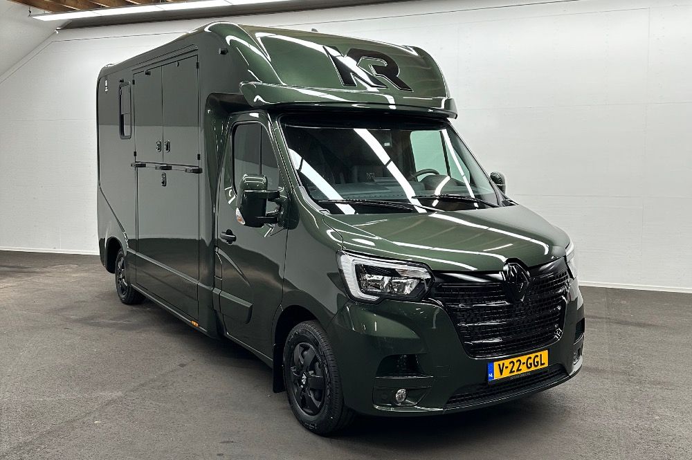 RM1623 RENAULT KRISMAR VERSIUNEA STALLION CU CABINĂ SIMPLĂ