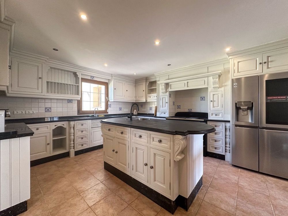 Villa te koop met paardenstallen aan de Costa del Sol (Mijas Costa) dicht bij alle voorzieningen! - Foto 6