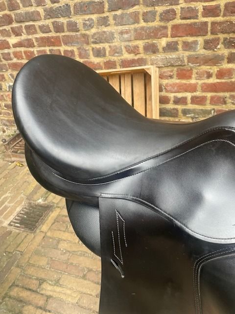 Prestige Roma dressuur zadel in top conditie