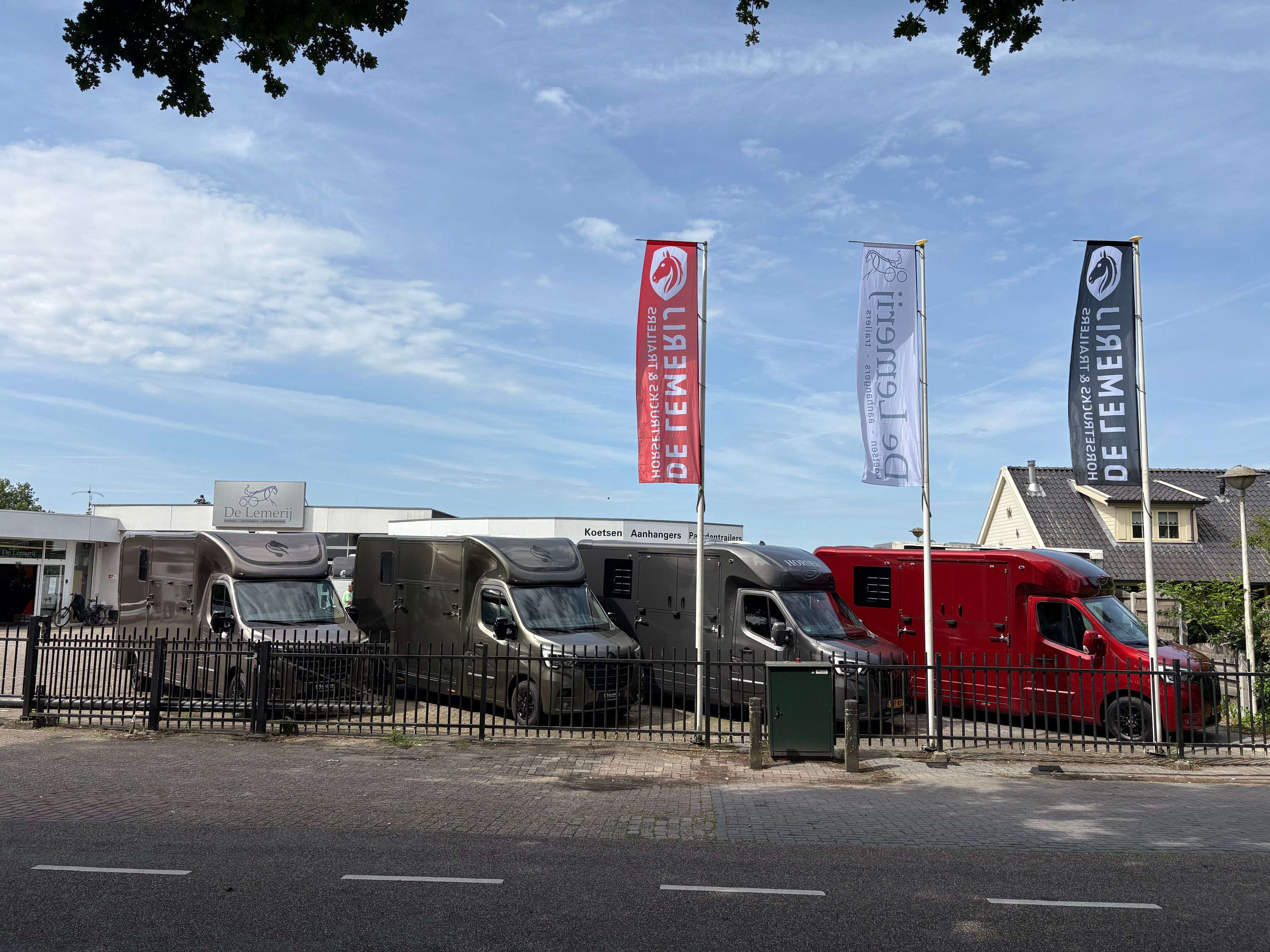 De Lemerij Horsetrucks & Trailers B.V.